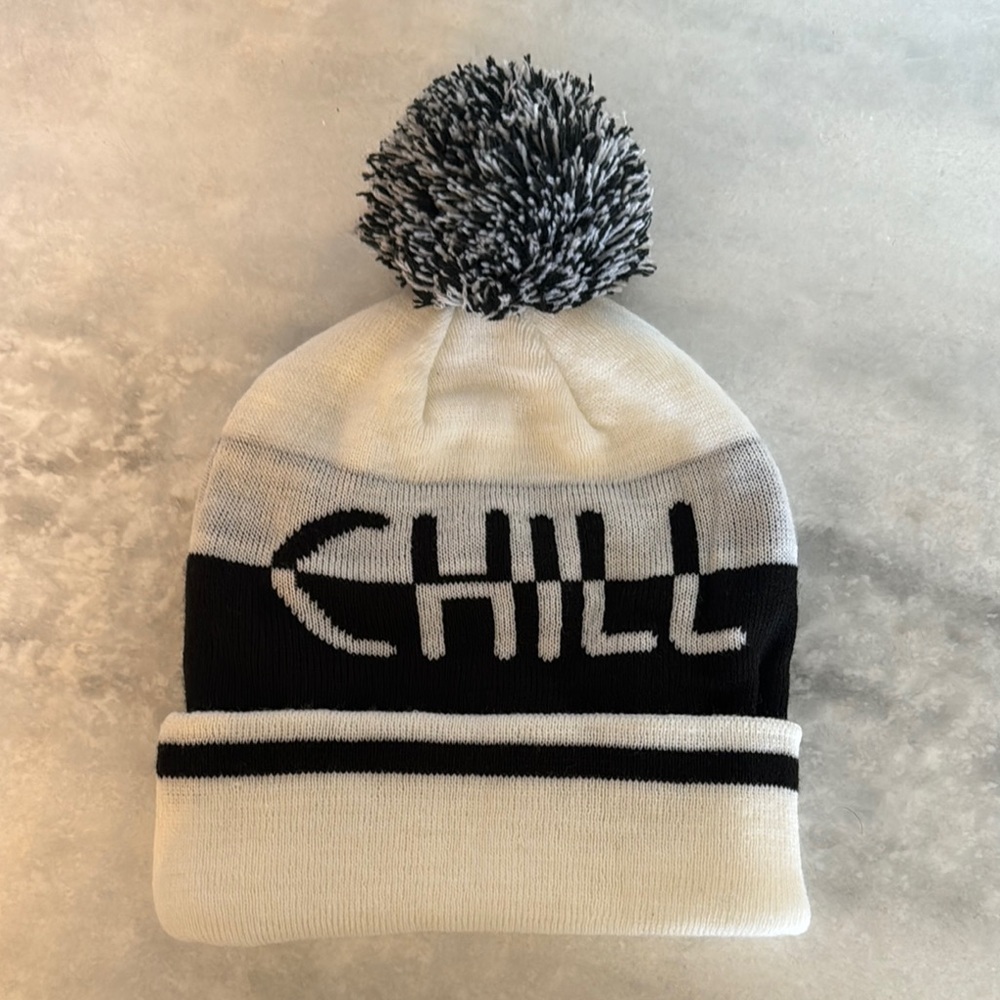 Forever 21 Black and White Knit Pom-Pom Hat